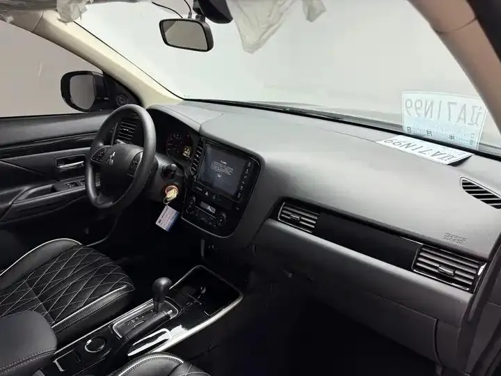 Outlander 2021 2.0L Two-Drive Smooth Edition 5 21
