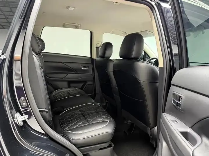 Outlander 2021 2.0L Two-Drive Smooth Edition 5 23