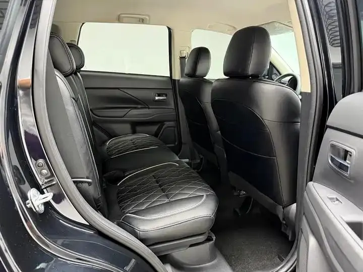 Outlander 2021 2.0L Two-Drive Smooth Edition 5 24