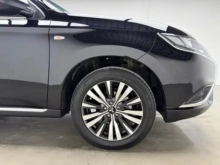 Outlander 2021 2.0L Two-Drive Smooth Edition 5 30