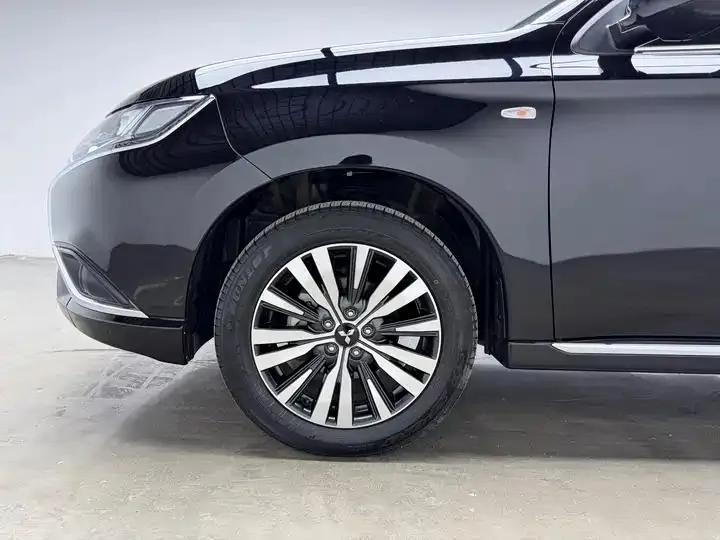 Outlander 2021 2.0L Two-Drive Smooth Edition 5 31