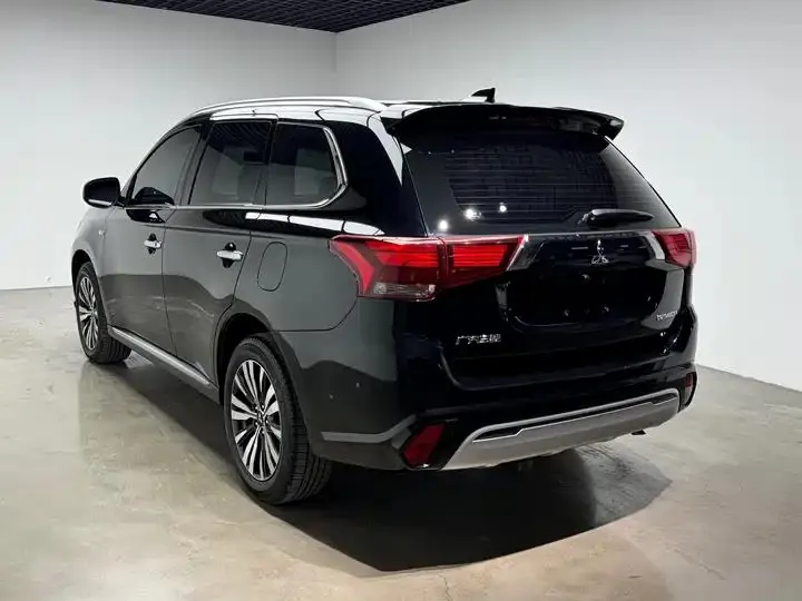 Outlander 2021 2.0L Two-Drive Smooth Edition 5 36
