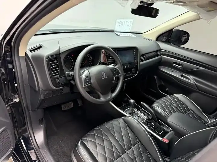 Outlander 2021 2.0L Two-Drive Smooth Edition 5 9