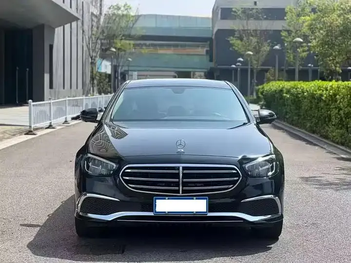 Mercedes Benz E-Class 2023 E 300 L Fashion 2