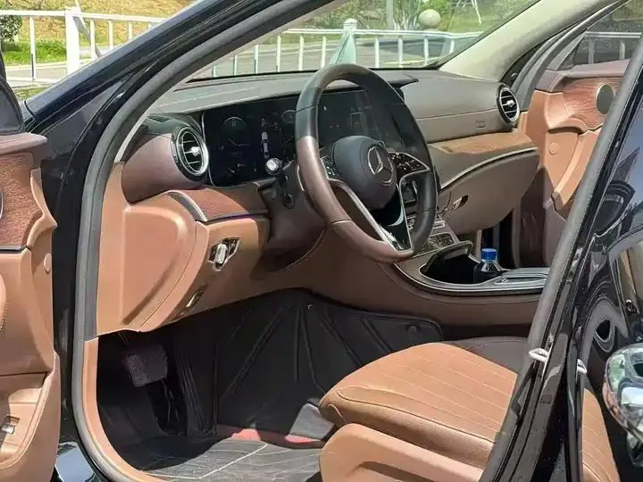 Mercedes Benz E-Class 2023 E 300 L Fashion 4