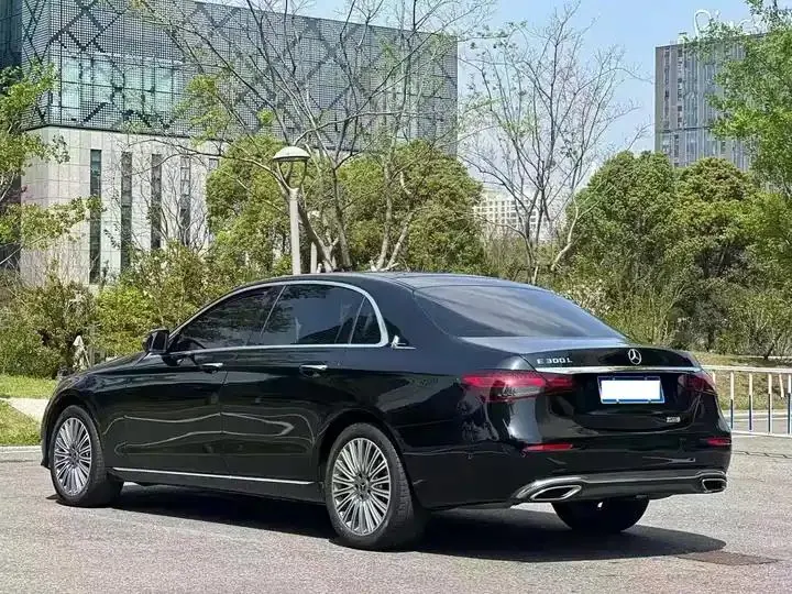 Mercedes Benz E-Class 2023 E 300 L Fashion 9