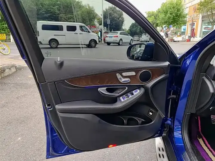Mercedes Benz GLC 2020 GLC 260 L 4MATIC Luxury 6