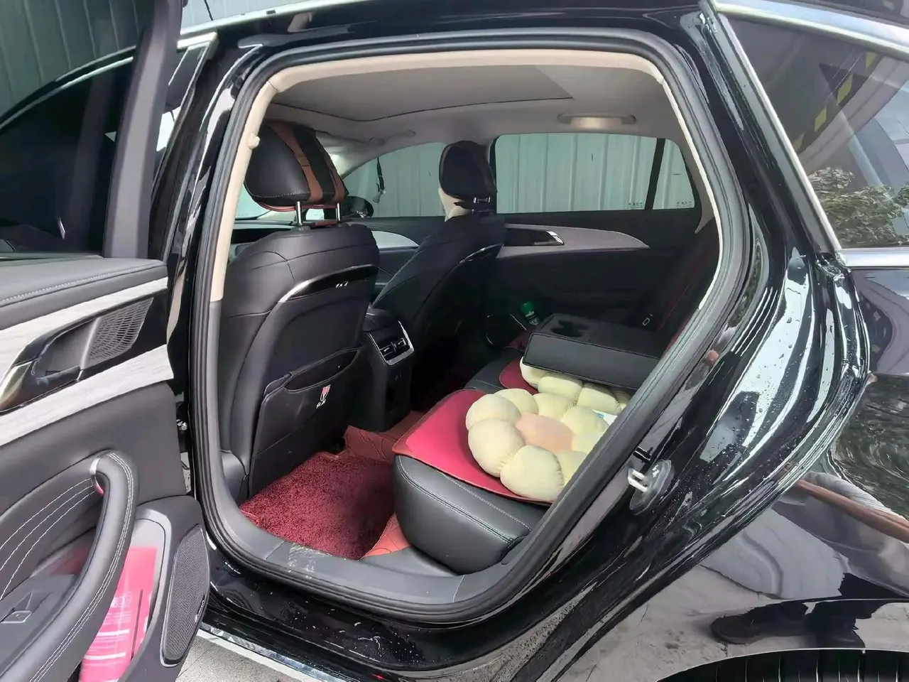 HongQi 2025 H5 2.0T Flag Enjoy 500000 Commemorative Automatic Gear 6