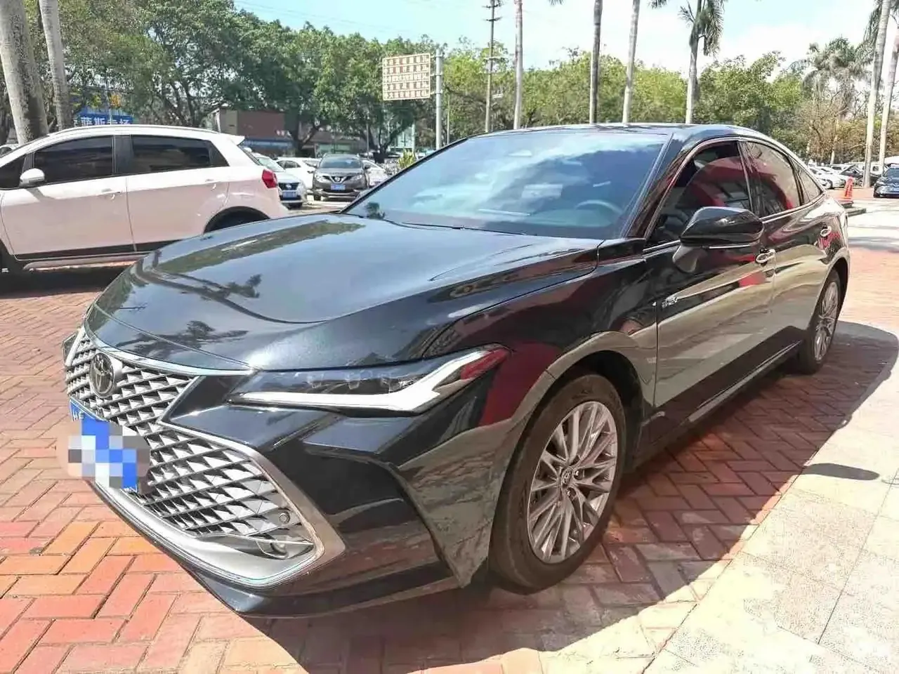 Open image lightbox: Toyota 2026 Asian Dragon Double Engine 2.5 Stepless XLE Premium Automatic Gear