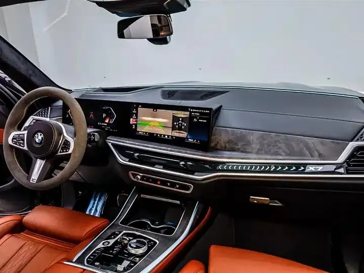 BMW X7 2023 xDrive40i Luxury M Sport Package 25