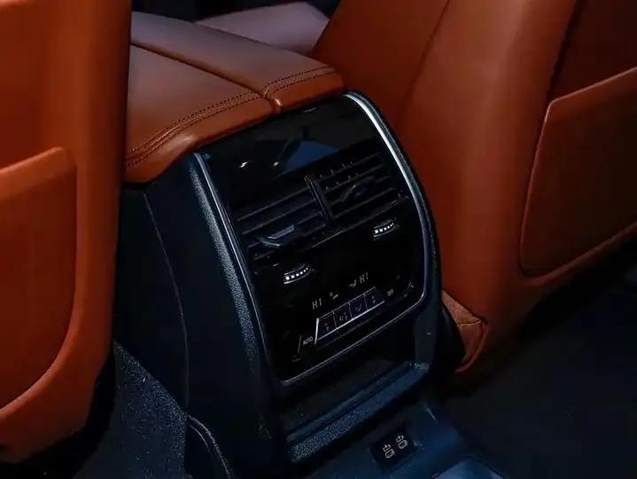 BMW X7 2023 xDrive40i Luxury M Sport Package 5
