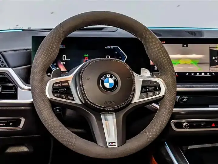 BMW X7 2023 xDrive40i Luxury M Sport Package 8