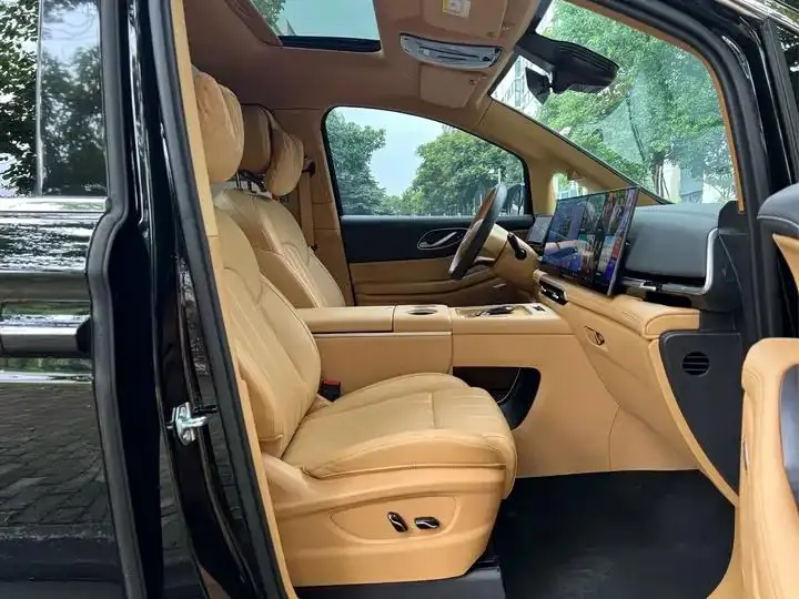 Voyah Dreamer 2025 PHEV Four-wheel Drive Flagship Kunpeng Edition 7