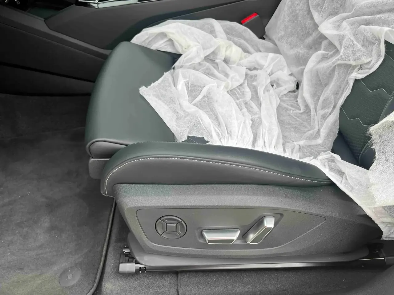 Audi Q6L Sportback e-tron 2026 First Pilot Edition 7