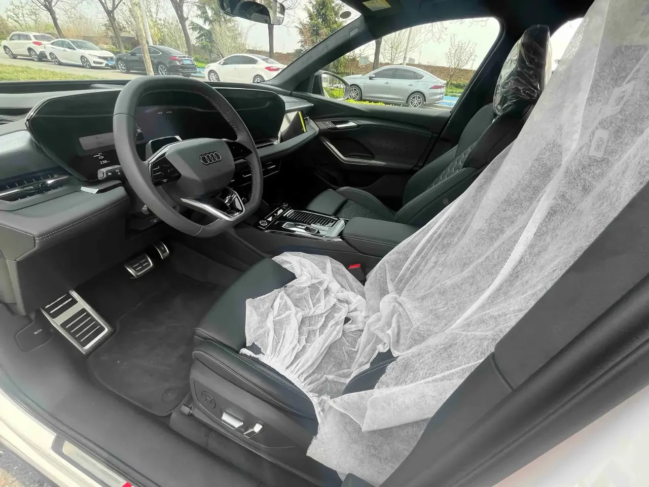 Audi Q6L Sportback e-tron 2026 First Pilot Edition 8