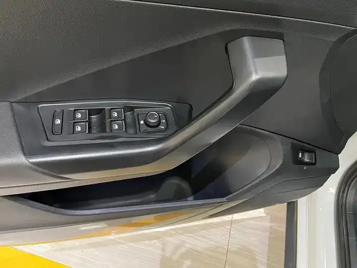 T-ROC 2022 280TSI DSG Front-Wheel Drive Comfort PLUS 18