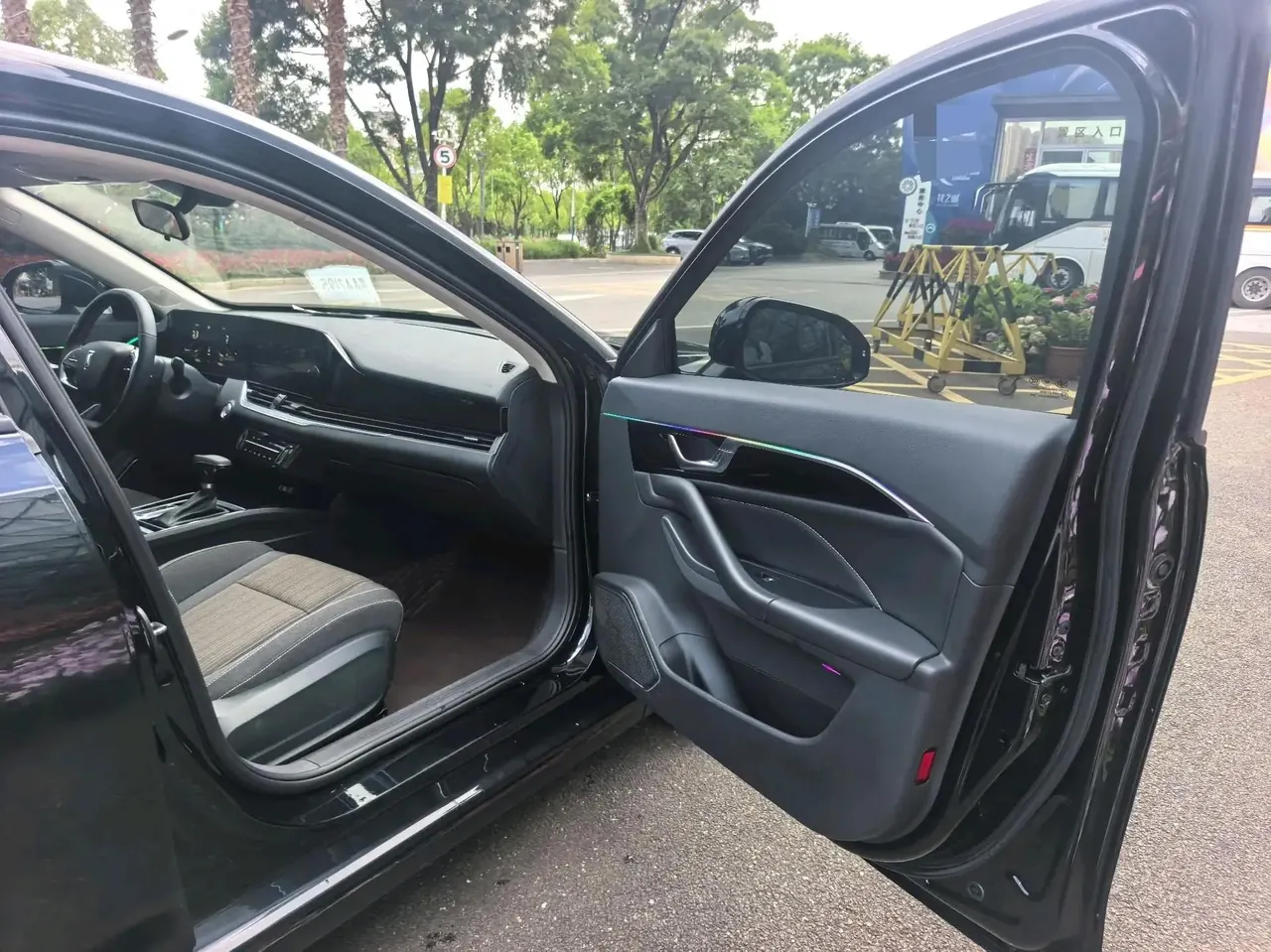Bestune 2024 B70 1.5T Longteng Edition Leading Automatic Gear 6
