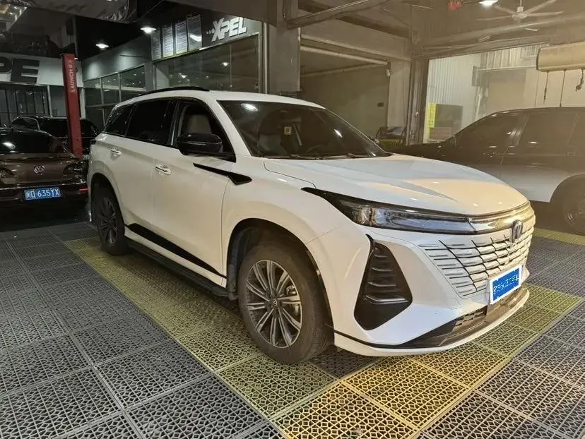 ChangAn 2024 CS75 PLUS 1.5T Champion Edition Smart Driving and Strong Navigation Automatic Gear 3