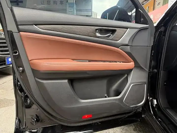 Honda UR-V 2023 370TURBO Two-Drive Elegant Edition 7