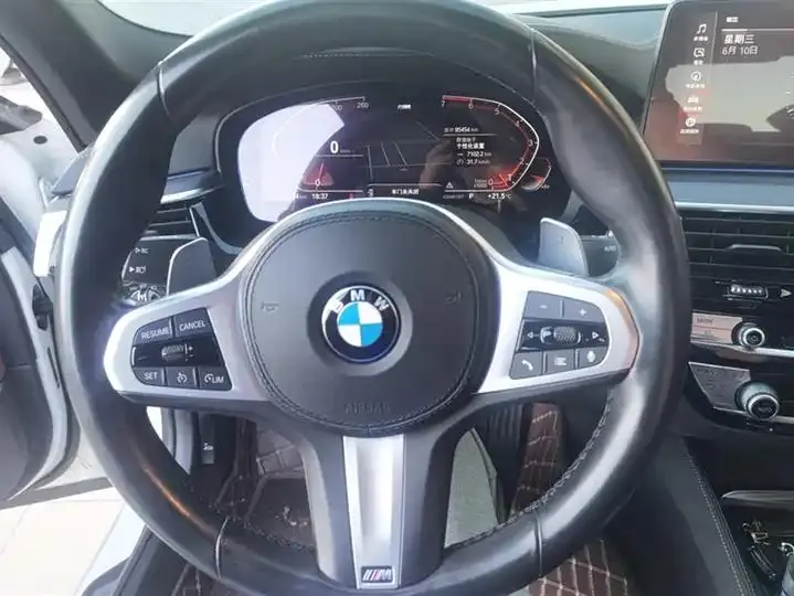 BMW 5 Series 2021 Modified 530Li xDrive M Sports Suit 15