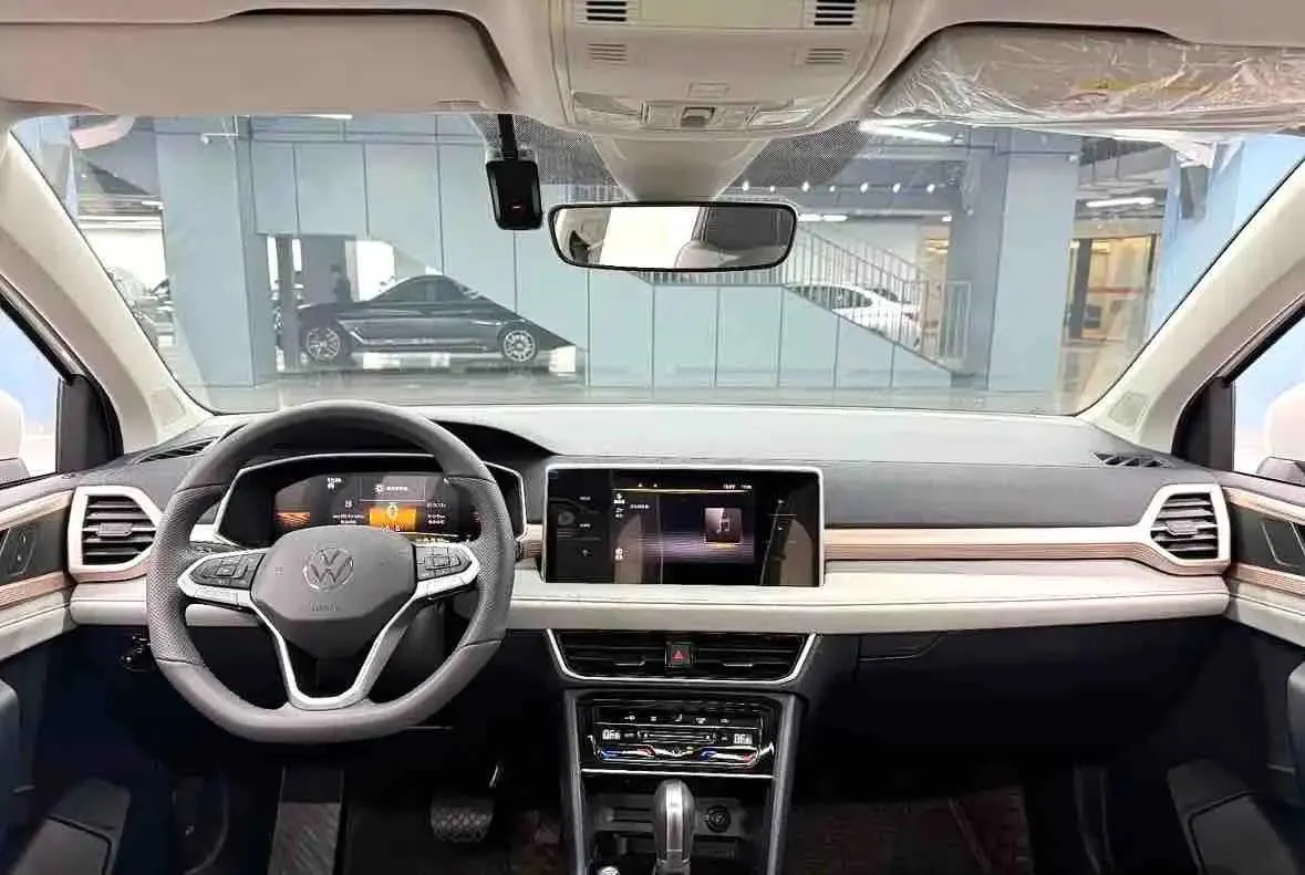 Volkswagen 2024 Tuyue 1.5TSI 300TSI Two-Drive Crescent Edition Automatic Gear 4