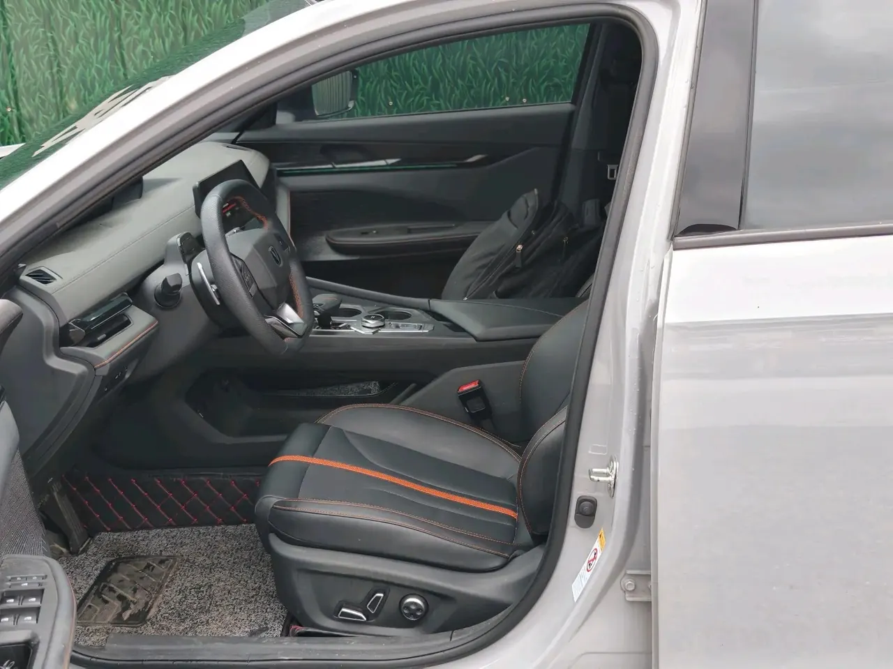 ChangAn 2024 UNI-V 1.5T Prestige Automatic 4