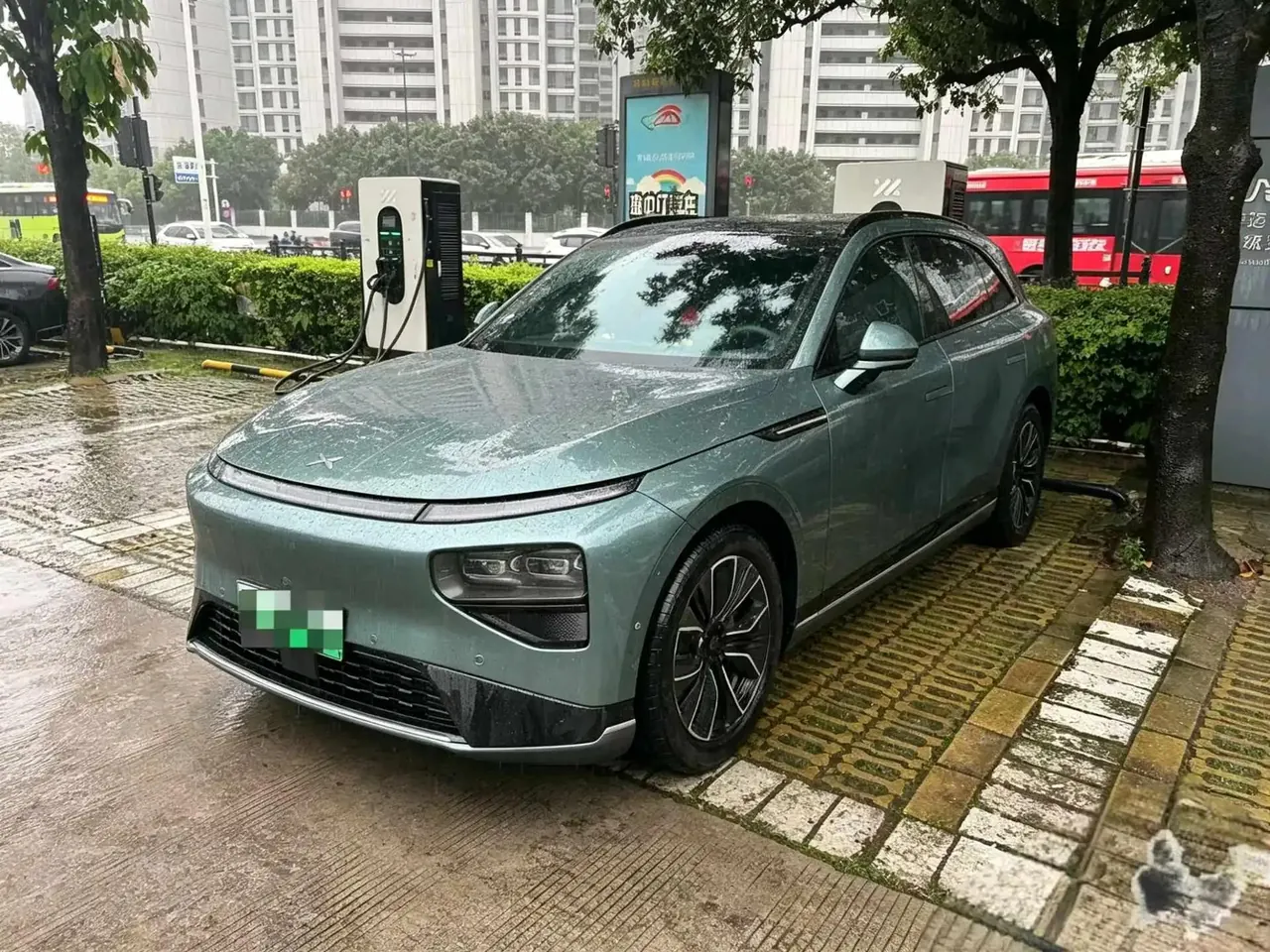 Открыть галерею: Xpeng 2025 G9 625 Long-Range Max Automatic