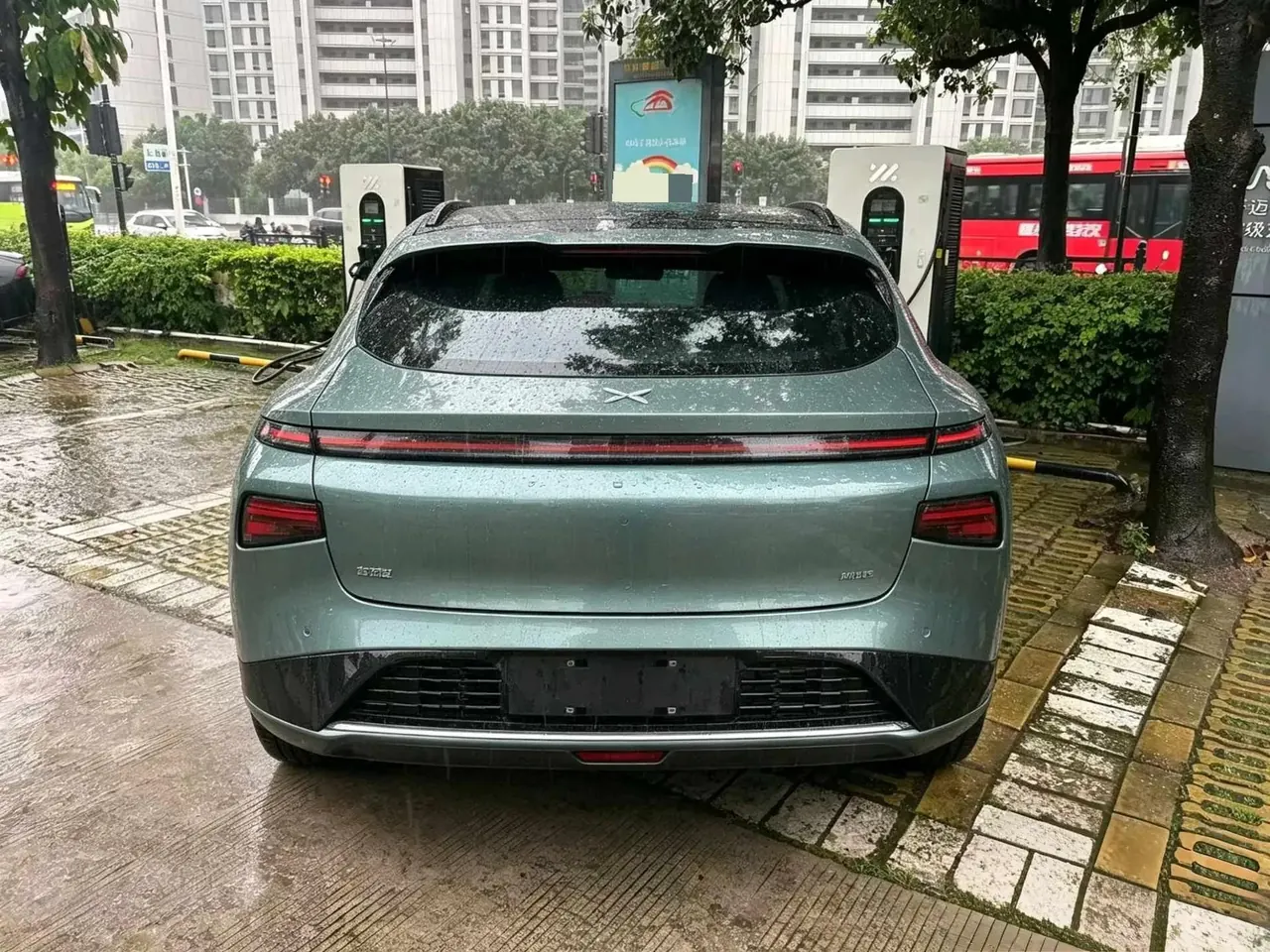 Xpeng 2025 G9 625 Long-Range Max Automatic 3