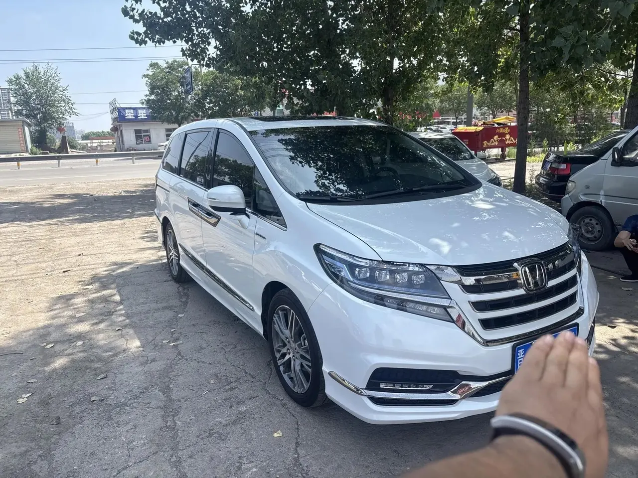 Elysion 2019 2.0L Hybrid Luxury Edition 2