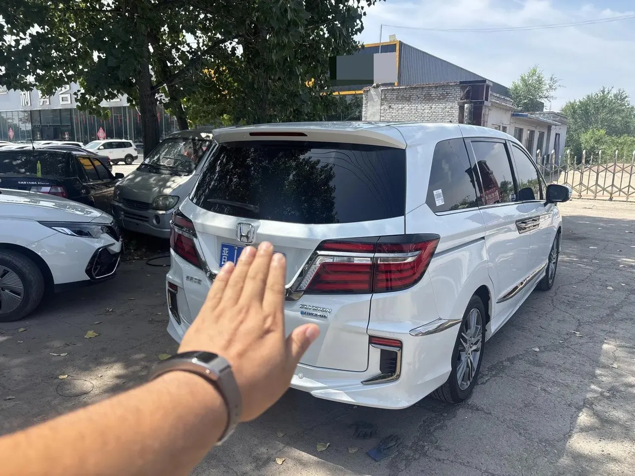 Elysion 2019 2.0L Hybrid Luxury Edition 3