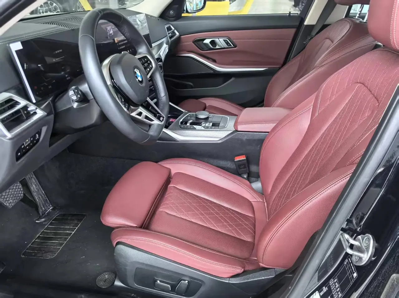BMW 3 Series 2025 model 330Li 2.0T M Sport Night Edition with automatic transmission 3