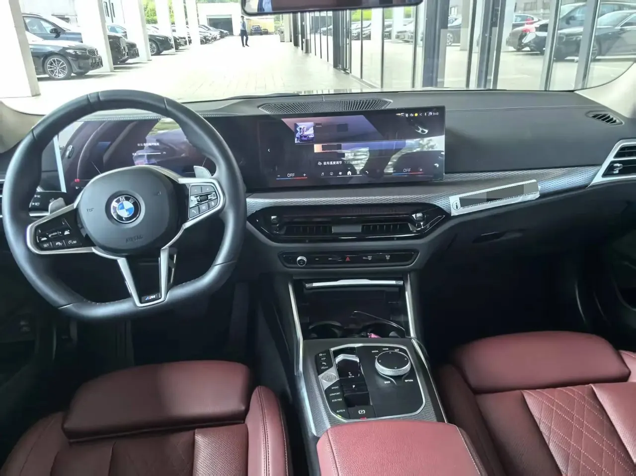 BMW 3 Series 2025 model 330Li 2.0T M Sport Night Edition with automatic transmission 5