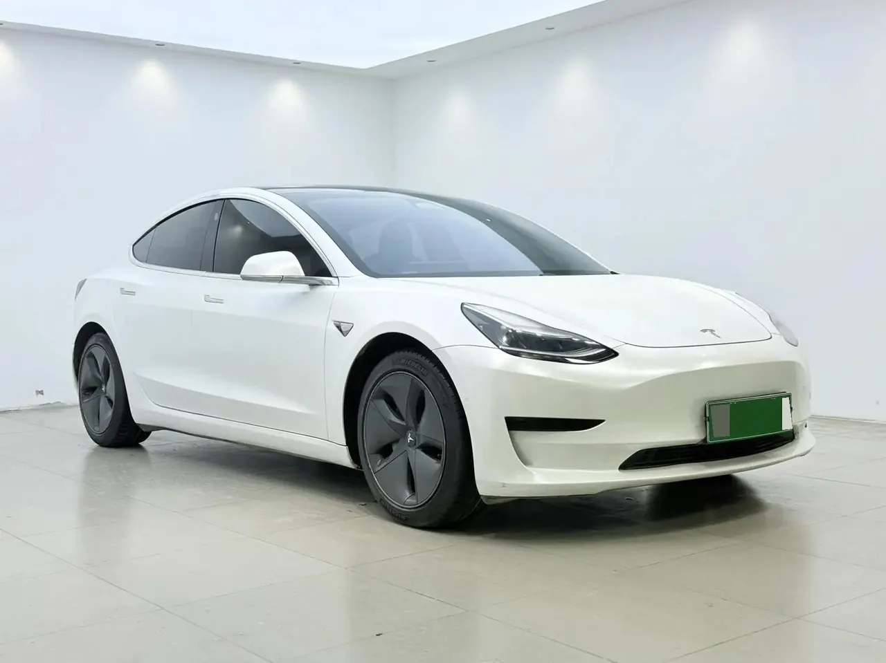 2019 Model 3 Standard Range Rear-Wheel Drive Upgrade Version 3