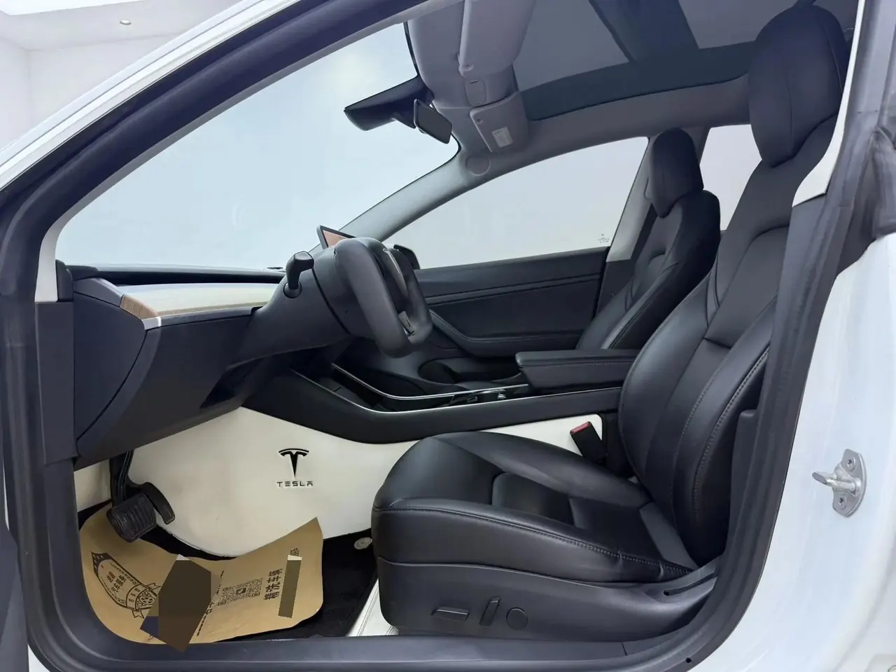 2019 Model 3 Standard Range Rear-Wheel Drive Upgrade Version 4