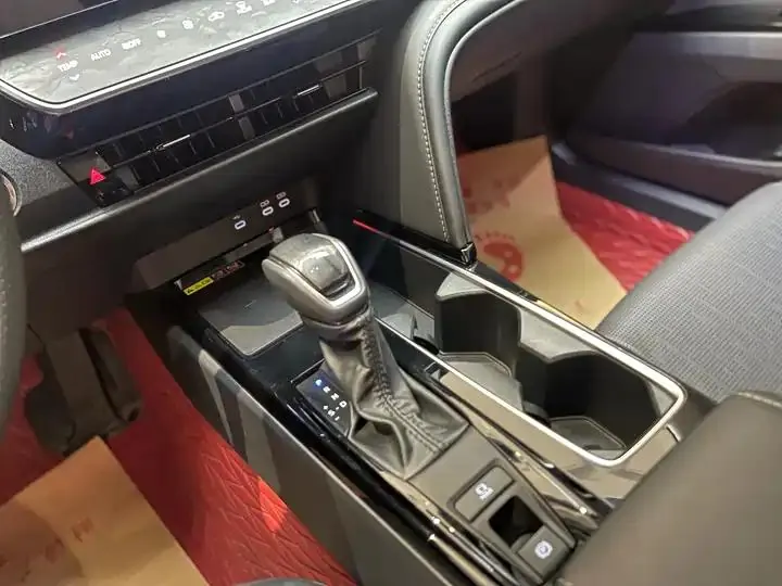 Camry 2024 Double Qing 2.0HG Premium Edition 12
