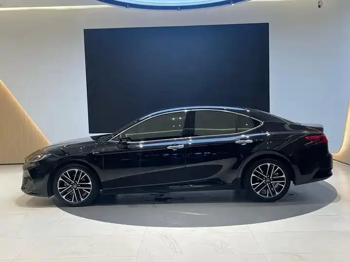 Camry 2024 Double Qing 2.0HG Premium Edition 4