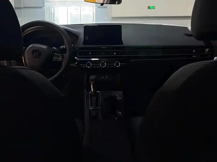 Civic 2022 240TURBO CVT Dynamic Edition 9