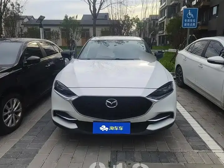 Mazda CX-4 2020 2.0L Automatic Two-Drive Blue Sky Exploration Edition 2