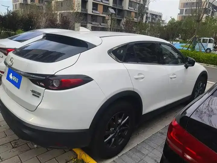 Mazda CX-4 2020 2.0L Automatic Two-Drive Blue Sky Exploration Edition 3