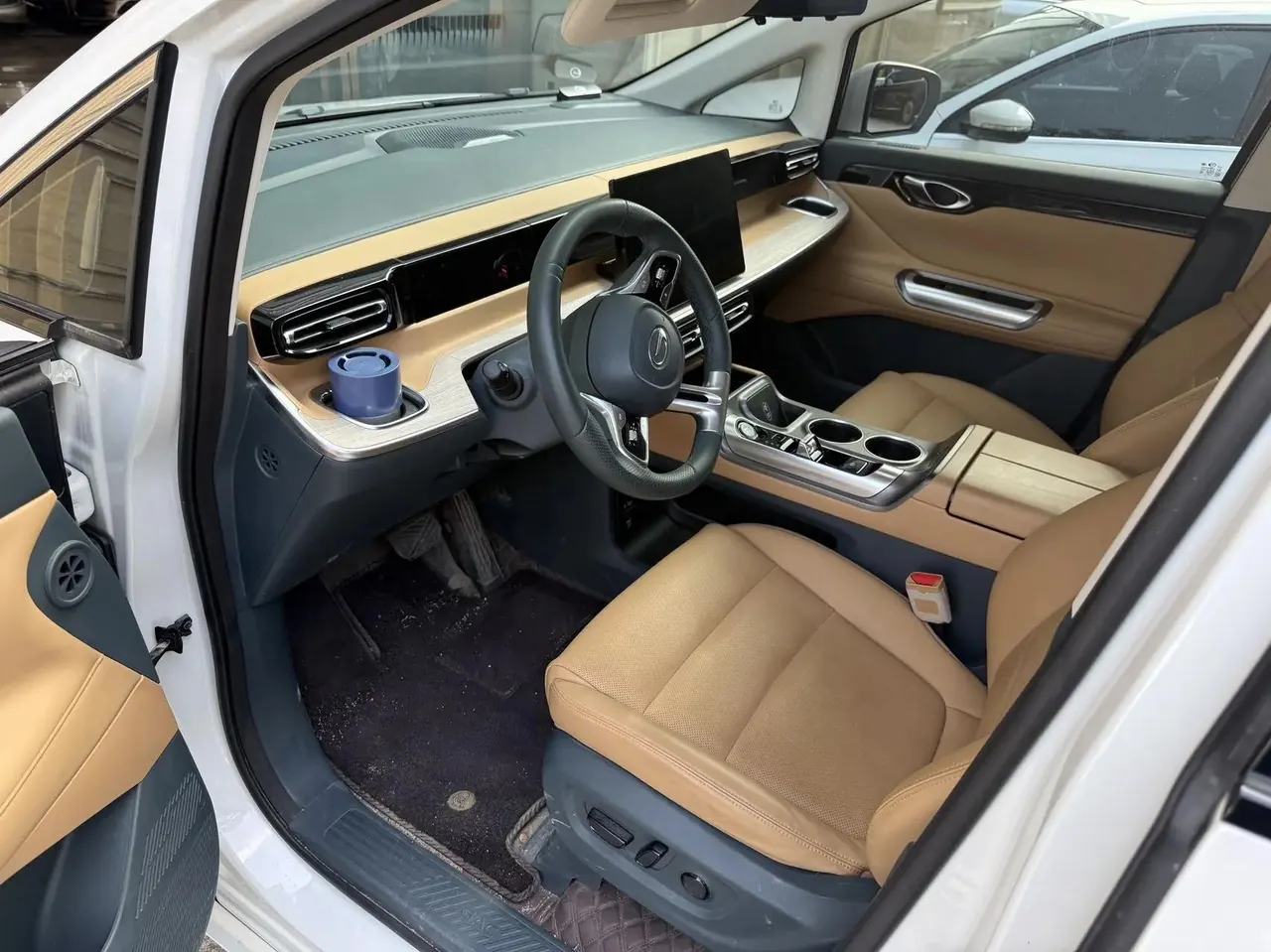 GAC Trumpchi 2024 E8 2.0 Glory Series Glory Edition Automatic 6