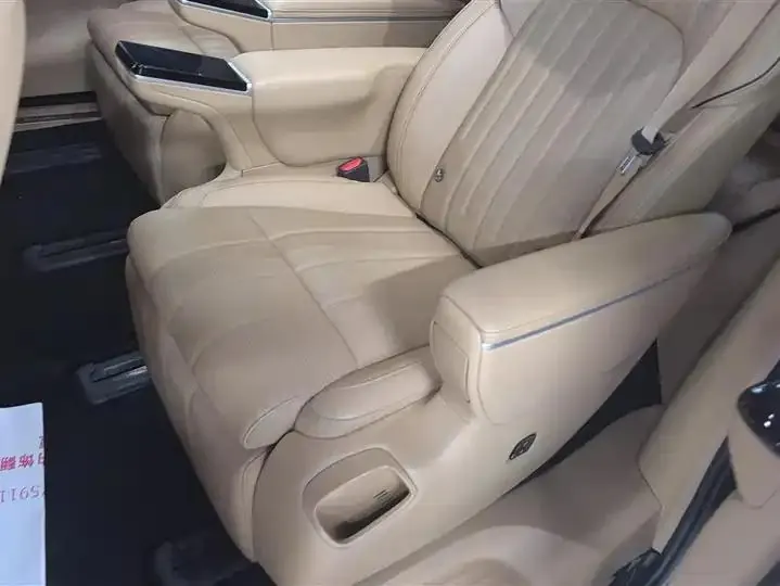 Voyah Dreamer 2025 PHEV Four-wheel Drive Flagship Kunpeng Edition 11