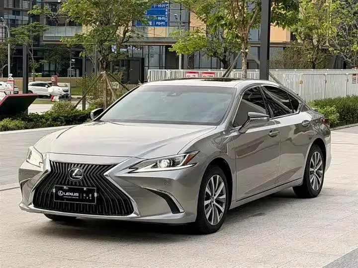 Open image lightbox: Lexus ES 2021 200 Excellence Edition