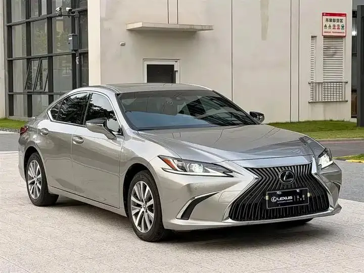 Lexus ES 2021 200 Excellence Edition 3