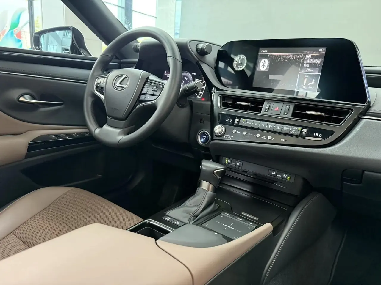 Lexus ES 2021 300h Prestige Edition 7