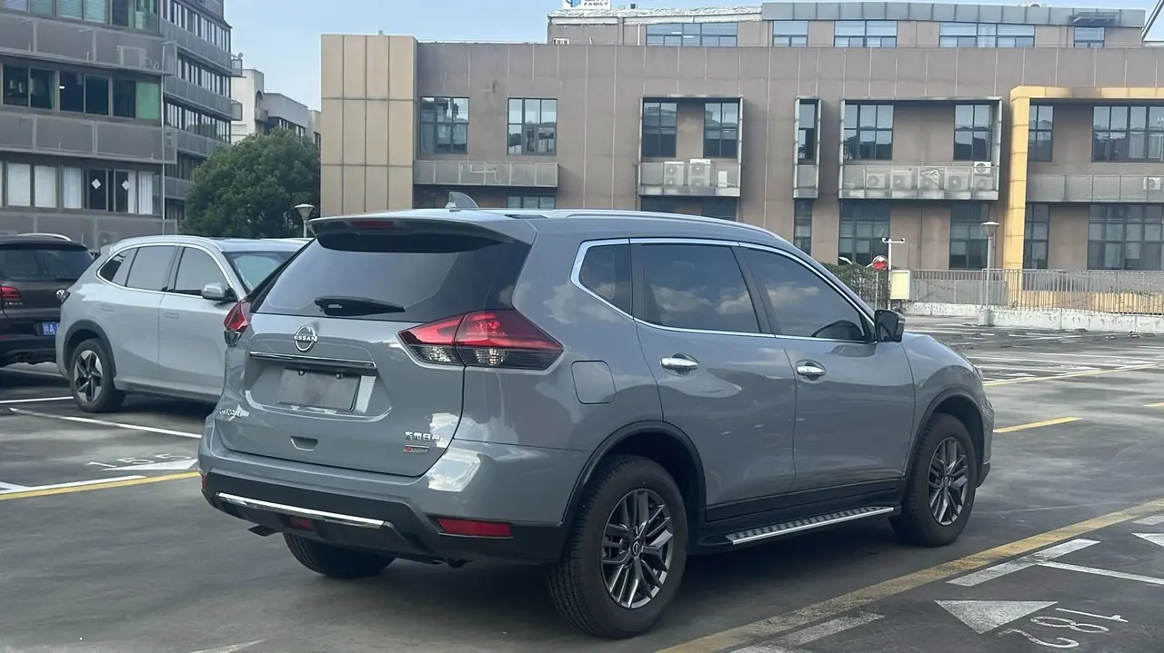 Nissan 2025 Qijun Honor 2.0 Stepless Two-Drive Leading Edition Automatic Transmission 12