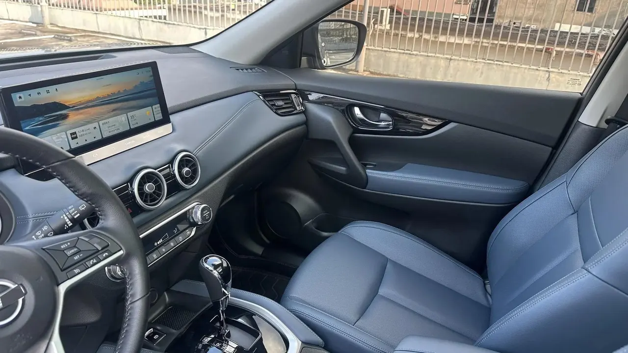Nissan 2025 Qijun Honor 2.0 Stepless Two-Drive Leading Edition Automatic Transmission 7