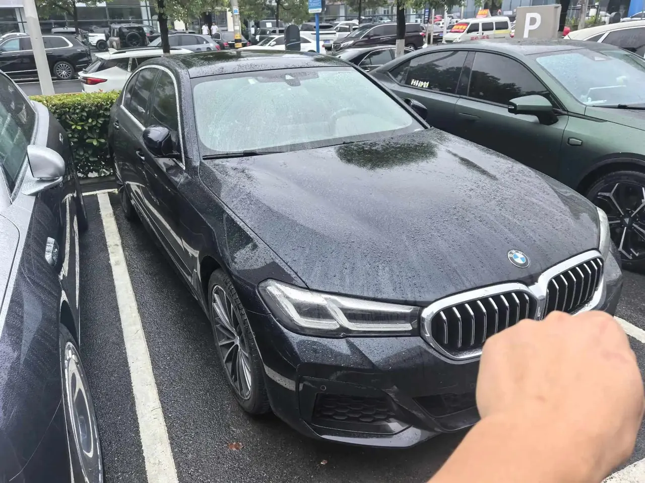 BMW 5 Series 2021 Modified 530Li Leading M Sports Suit 3
