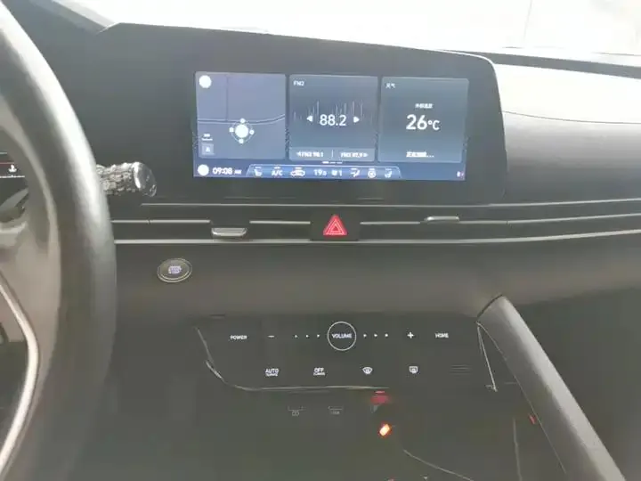 Elantra 2021 1.5L CVT Luxury Edition 13