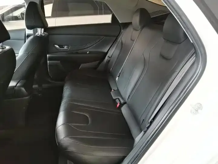 Elantra 2021 1.5L CVT Luxury Edition 17