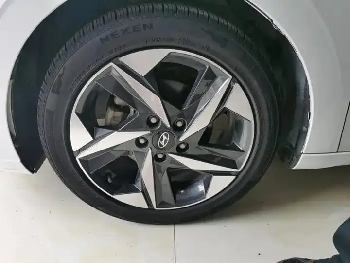 Elantra 2021 1.5L CVT Luxury Edition 23
